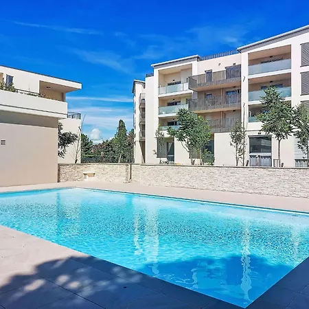 شقة Florea Parc By Interhome *